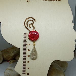 Karácsonyi vörös csillogás - ékszer - fülbevaló - lógó fülbevaló - Meska.hu