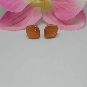 Kis szirom bedugós fülbevaló  - Meska.hu