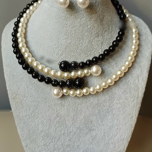 Nyaktekercs , Ékszer, Nyaklánc, Gyöngyös nyaklánc, Gyöngyfűzés, gyöngyhímzés, MESKA