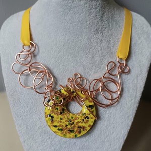 táncoló napkorong, Ékszer, Nyaklánc, Medál, Gyöngyfűzés, gyöngyhímzés, MESKA