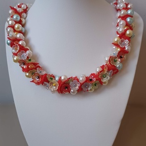 Gyöngyök csipkeágyon, Ékszer, Nyaklánc, Gyöngyös nyaklánc, Gyöngyfűzés, gyöngyhímzés, MESKA