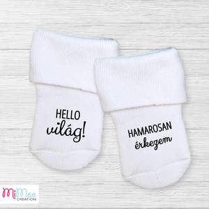 Hello világ! Hamarosan érkezem baba bejelentő zokni, babazokni, Ruha & Divat, Babaruha & Gyerekruha, Babafotózási ruha és kellék, Decoupage, transzfer és szalvétatechnika, MESKA
