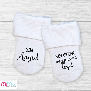 Baba bejelentő zokni, bababejelentő ajándék nagymamáknak - ruha & divat - babaruha & gyerekruha - babafotózási ruha és kellék - Meska.hu Baba bejelentő zokni, bababejelentő ajándék nagymamáknak - ruha & divat - babaruha & gyerekruha - babafotózási ruha és kellék - Meska.hu