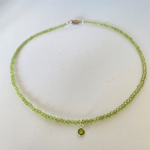 Peridot nyakék peridot medállal - ékszer - nyaklánc - medálos nyaklánc - Meska.hu