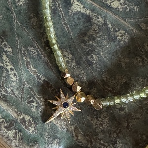 Peridot nyakék északcsillag medállal, Ékszer, Nyaklánc, Medálos nyaklánc, Ékszerkészítés, MESKA