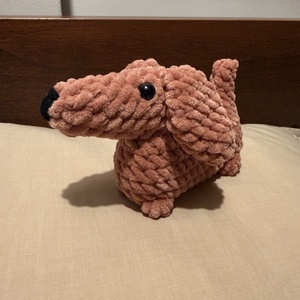 Horgolt tacskó  - játék & sport - plüssállat & játékfigura - kutya - Meska.hu