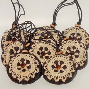 Barna csipkéskarácsonyi garnitúra , fa gyönggyel., Karácsony, Karácsonyi lakásdekoráció, Karácsonyfadíszek, Varrás, MESKA