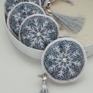 Ezüst-szürke hópehely -  - Meska.hu