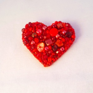 Kitűző - piros. - ékszer - kitűző és bross - Meska.hu