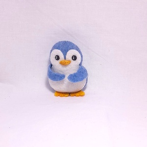 Vidám szines pingvinek - világos kék. - otthon & életmód - dekoráció - fali és függő dekoráció - függődísz - Meska.hu