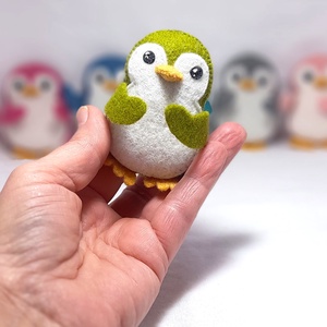 Vidám szines pingvinek - zöld. - Meska.hu