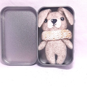 Filc Zsebnyuszi sállal. - játék & sport - plüssállat & játékfigura - maci - Meska.hu