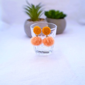 Filc és nyusziszőr pom-pom-os fülbevaló. Narancssárga., Ékszer, Fülbevaló, Lógó fülbevaló, , MESKA