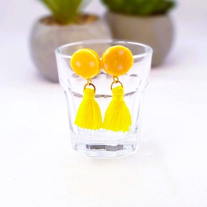 Filc bojtos fülbevaló. pöttyös sárga., Ékszer, Fülbevaló, Lógó fülbevaló, , MESKA