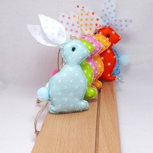 Pöttyös filc húsvéti nyuszik. - otthon & életmód - dekoráció - fali és függő dekoráció - függődísz - Meska.hu