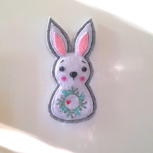 Nyuszi  hűtőmágnes Húsvétra.( szürke) - otthon & életmód - konyhafelszerelés, tálalás - konyhai dekoráció - hűtőmágnes - Meska.hu