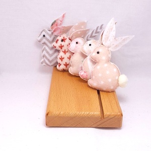 Beige filc mini húsvéti nyuszik. - otthon & életmód - dekoráció - fali és függő dekoráció - függődísz - Meska.hu