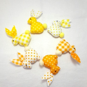 Sárga-narancssárga filc mini húsvéti nyuszik. - otthon & életmód - dekoráció - fali és függő dekoráció - függődísz - Meska.hu