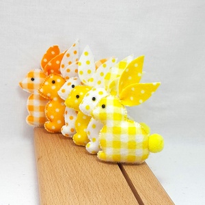 Sárga-narancssárga filc mini húsvéti nyuszik. - otthon & életmód - dekoráció - fali és függő dekoráció - függődísz - Meska.hu