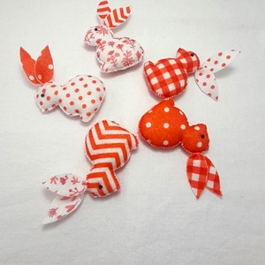 Piros filc mini húsvéti nyuszik. - Meska.hu