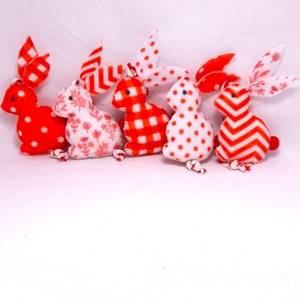 Piros filc mini húsvéti nyuszik. - ünnepi díszek, dekorációk - húsvéti díszek és dekorációk - húsvéti tojásfadíszek - Meska.hu