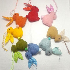 Pöttyösfülü húsvéti nyuszik. - otthon & életmód - dekoráció - fali és függő dekoráció - függődísz - Meska.hu