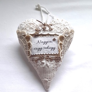 Motíváló Romantikus csipke szív . - otthon & életmód - dekoráció - fali és függő dekoráció - függődísz - Meska.hu