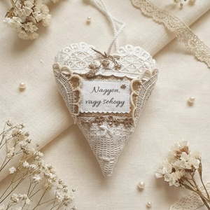 Motíváló Romantikus csipke szív ., Otthon & Életmód, Dekoráció, Fali és függő dekoráció, Függődísz, Varrás, MESKA