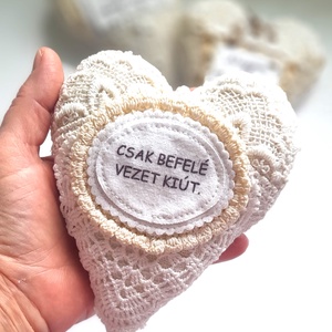 Motíváló romantikus csipke szív . - otthon & életmód - dekoráció - fali és függő dekoráció - falra akasztható dekor - Meska.hu