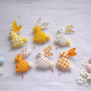 Sárga-narancssárga filc mini húsvéti nyuszik., Ünnepi díszek, dekorációk, Húsvéti díszek és dekorációk, Húsvéti tojásfadíszek, Varrás, MESKA