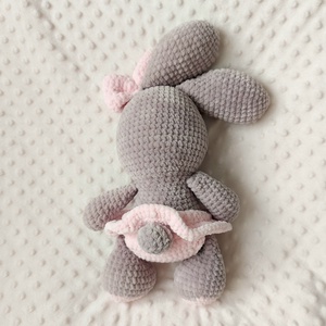 Horgolt masnis nyuszilány - játék & sport - plüssállat & játékfigura - nyuszi - Meska.hu