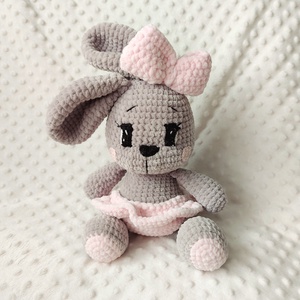 Horgolt masnis nyuszilány - Meska.hu