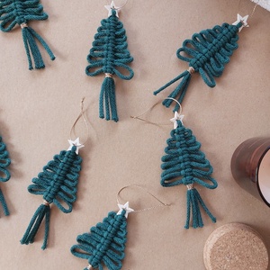 Makramé fenyőfa dísz - Meska.hu