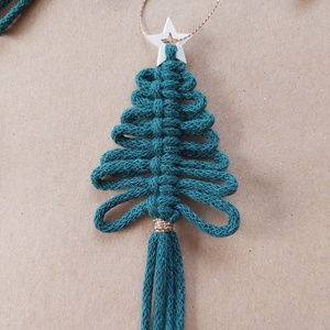 Makramé fenyőfa dísz - karácsony - karácsonyi lakásdekoráció - karácsonyfadíszek - Meska.hu