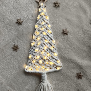 Makramé nagy fenyő dekoráció - karácsony - karácsonyi lakásdekoráció - karácsonyi lakásdíszek - Meska.hu