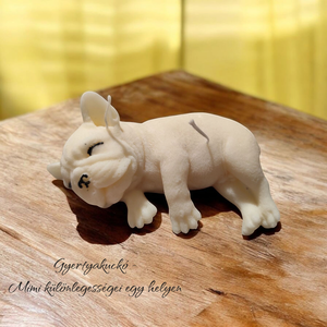 Fekvő bulldog figura gyertya  kézműves szójaviasz-paraffin, illatos és illatmentes változatban, Kellékek & szerszámok, Dekorációs kellékek, Dekorációs gyertya, , MESKA