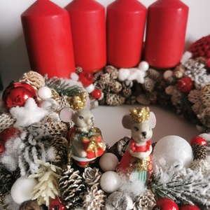 Piros fehér adventi asztaldísz koszorú - karácsony - adventi díszek - adventi asztaldísz - Meska.hu