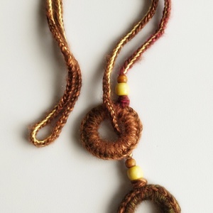 Horgolt nyaklánc  - ékszer - ékszerszett - Meska.hu