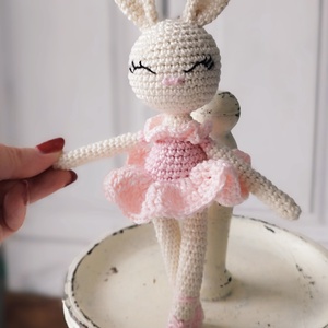 Balerina nyuszi - horgolt, Játék & Sport, Plüssállat & Játékfigura, Nyuszi, Horgolás, Varrás, MESKA