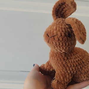 Horgolt plüss nyuszi  - játék & sport - plüssállat & játékfigura - nyuszi - Meska.hu