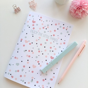 A5-os füzet pasztell pötyös - enjoy the little things, Otthon & Életmód, Papír, írószer, Jegyzetfüzet & Napló, Fotó, grafika, rajz, illusztráció, MESKA
