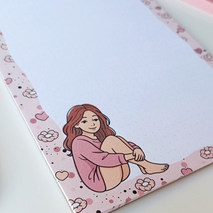 A5 jegyzettömb csajos virágos  grafikával 25 lap / 50 lap - otthon & életmód - papír, írószer - jegyzetfüzet & napló - Meska.hu