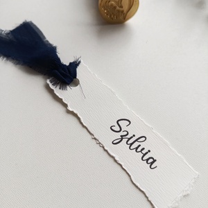 Esküvői ültető kártya - színes karton és szalag - esküvő - meghívó & kártya - ültetési rend - Meska.hu