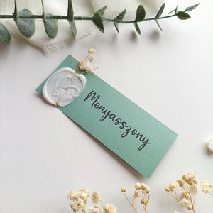 Esküvői ültető kártya viasz pecséttel, virággal - esküvő - meghívó & kártya - ültetési rend - Meska.hu