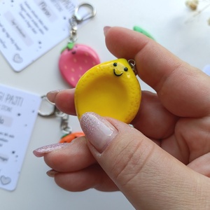 Gyümölcs, növény Worry stone nyugikő, kulcstartó - Meska.hu