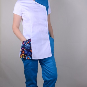 Elizabeth Tunika türkízkék-virágos átlapolt gombos - Meska.hu