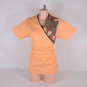 Őszi levelek mintás tunika egészségügyi/óvónői/szépségipari munkaruha - ruha & divat - munkaruha - Meska.hu Őszi levelek mintás tunika egészségügyi/óvónői/szépségipari munkaruha - ruha & divat - munkaruha - Meska.hu