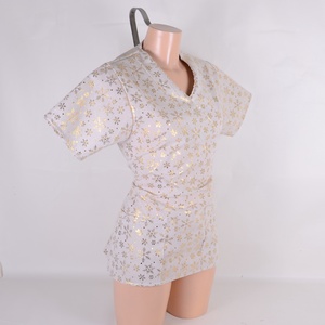 Hópihe arany mintás tunika egészségügyi/óvónői/szépségipari munkaruha - ruha & divat - munkaruha - Meska.hu