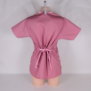 Mályva cseresznyevirág mintás tunika egészségügyi/óvónői/szépségipari munkaruha - ruha & divat - munkaruha - Meska.hu