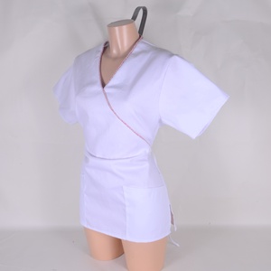 Egészségügyi/óvónői/szépségipari munkaruha virágos paszpol díszítéssel - Meska.hu